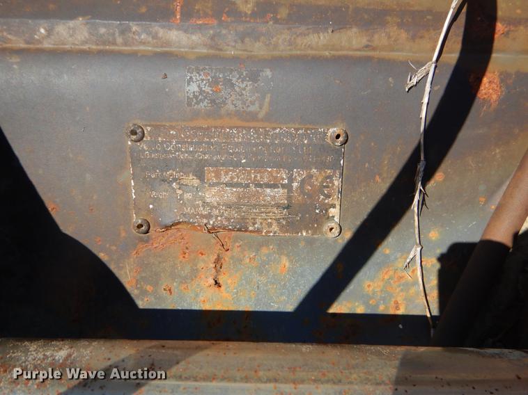 image for item FH9443 (2) hydraulic quick couplers