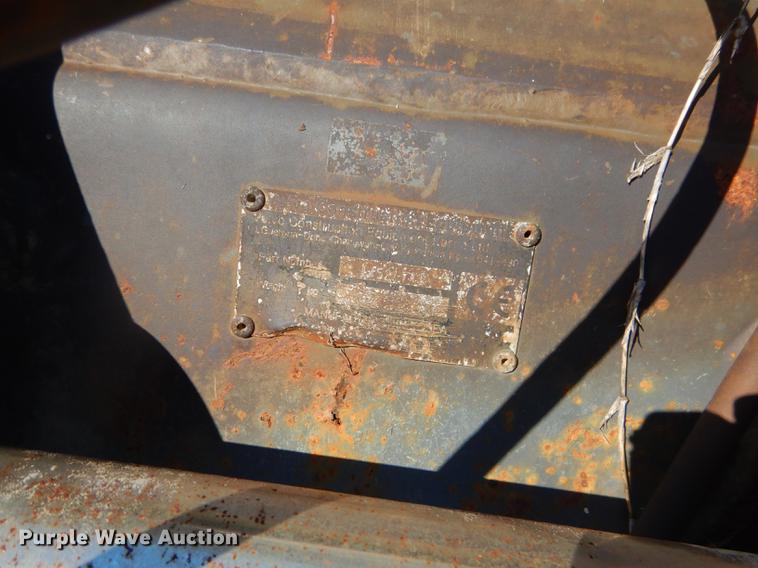 image for item FH9443 (2) hydraulic quick couplers