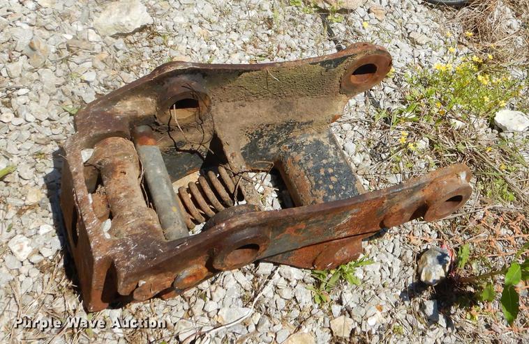 image for item FH9443 (2) hydraulic quick couplers