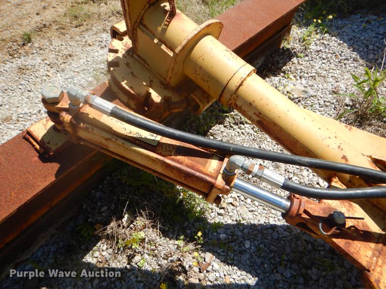 image for item FH9444 Blade