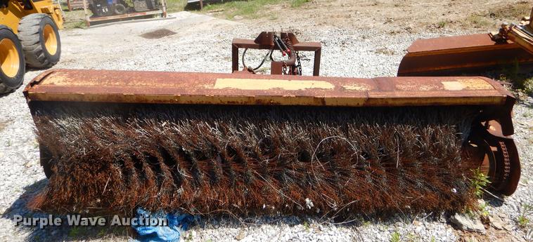 image for item FH9445 Broom