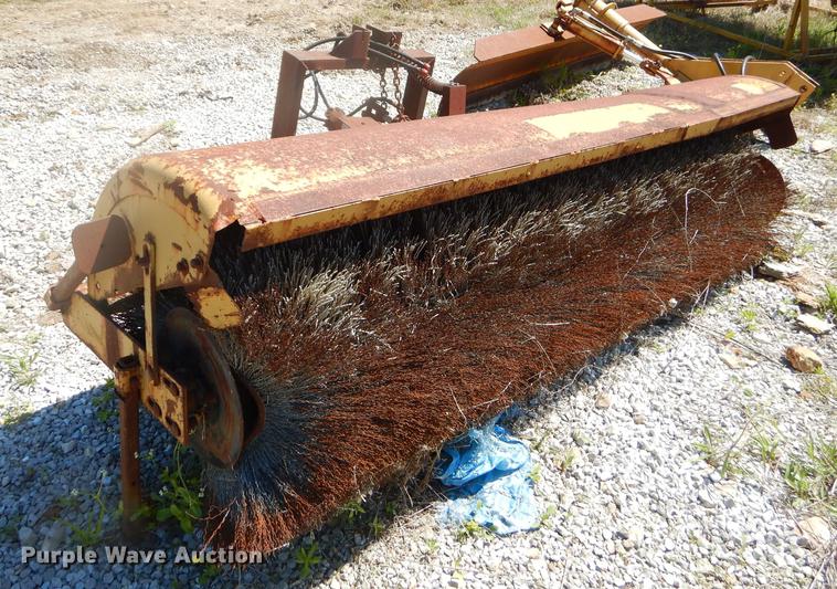 image for item FH9445 Broom