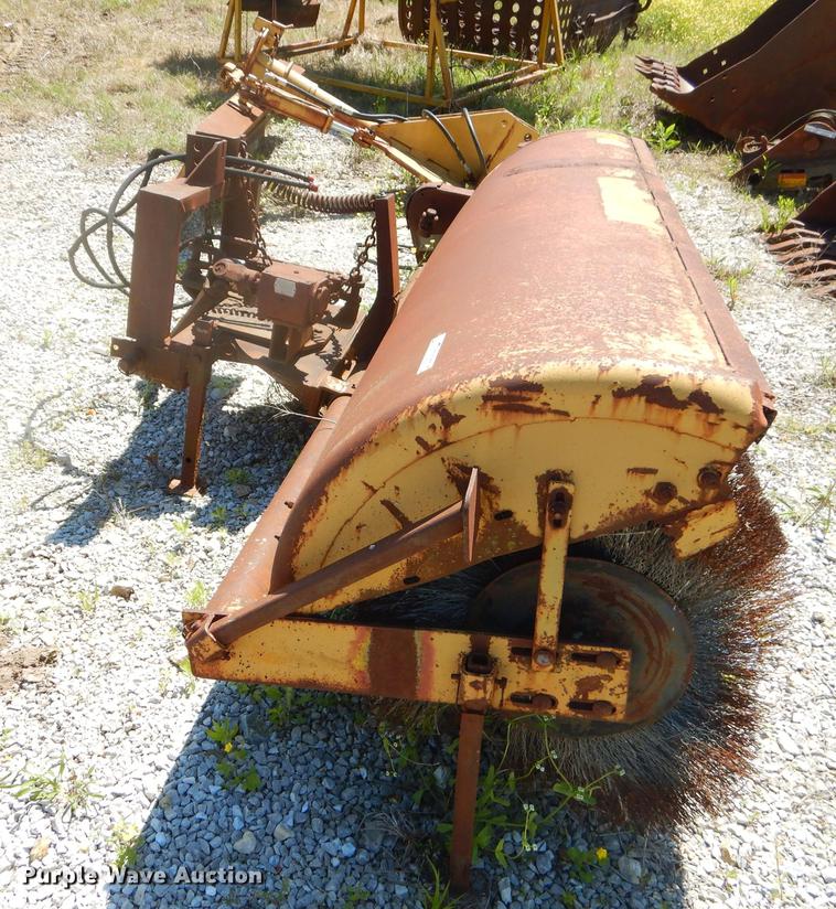 image for item FH9445 Broom