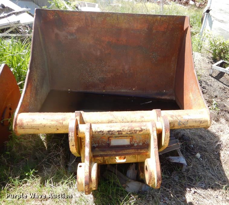 image for item FH9448 58"W bucket