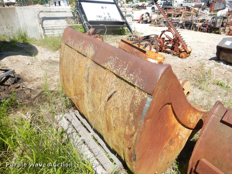 image for item FH9448 58"W bucket