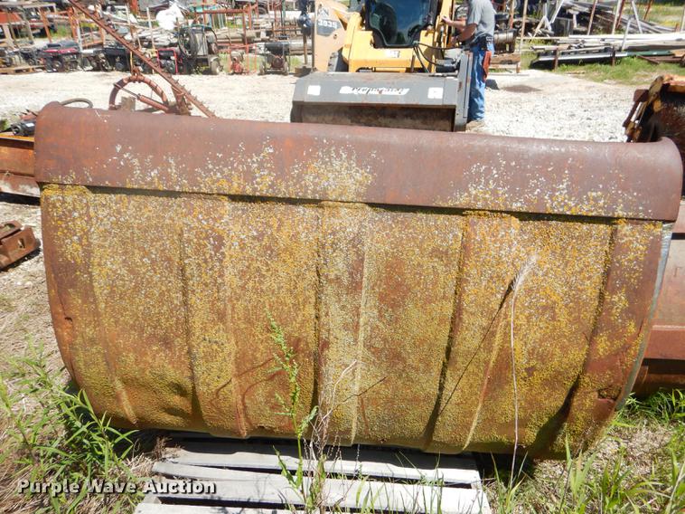 image for item FH9448 58"W bucket