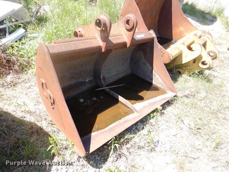 image for item FH9449 CP bucket