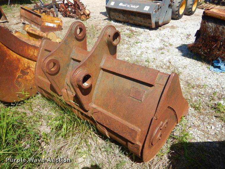 image for item FH9449 CP bucket