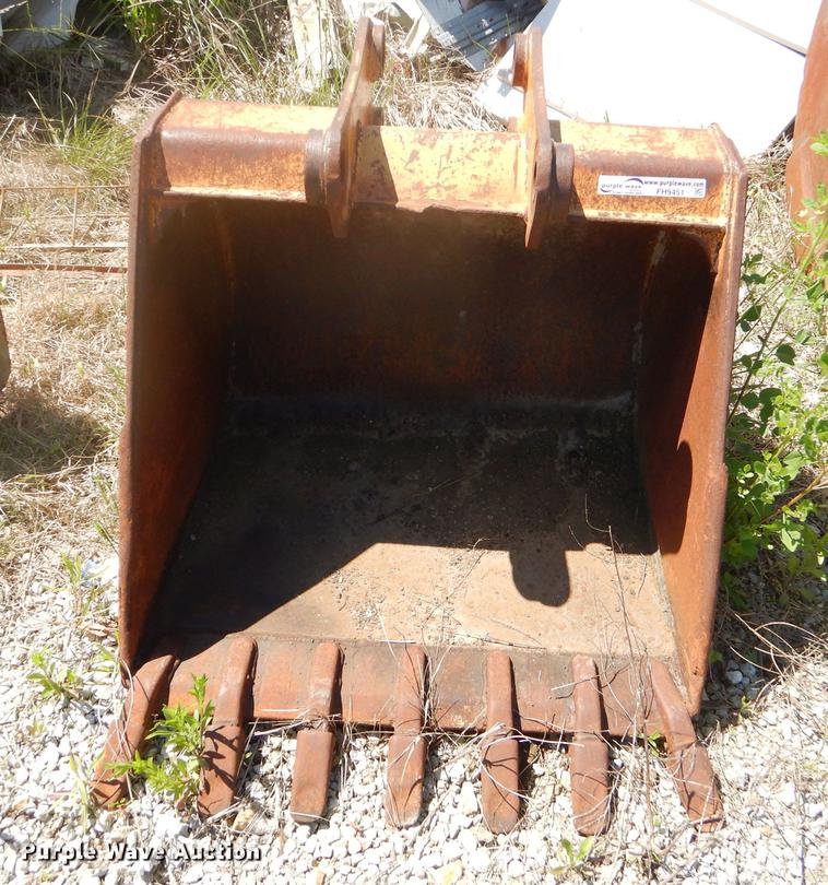 image for item FH9451 34"W bucket