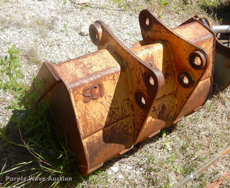 image for item FH9451 34"W bucket