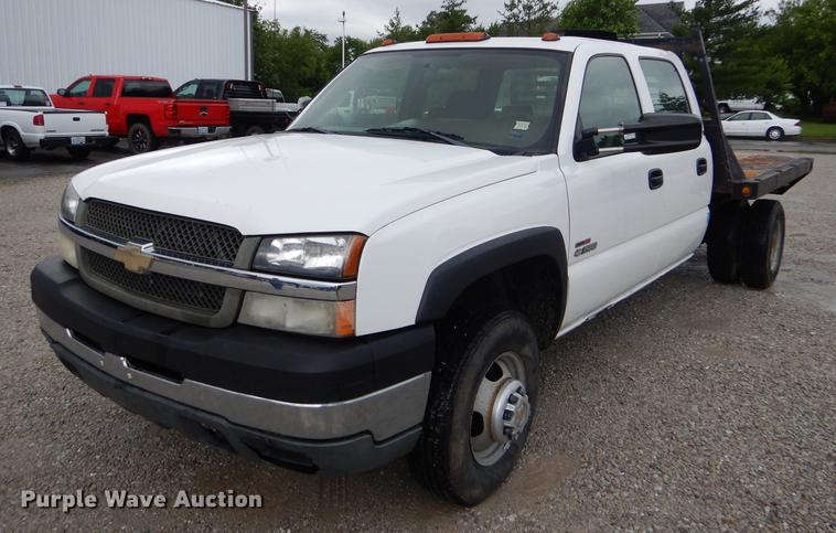 image for item FH9456 2004 Chevrolet Silverado 3500 Crew Cab pickup truck
