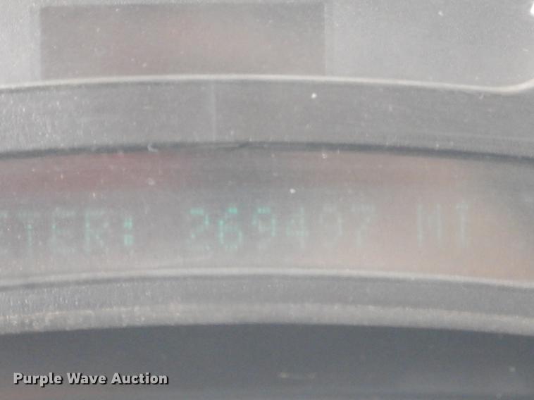 image for item FH9456 2004 Chevrolet Silverado 3500 Crew Cab pickup truck