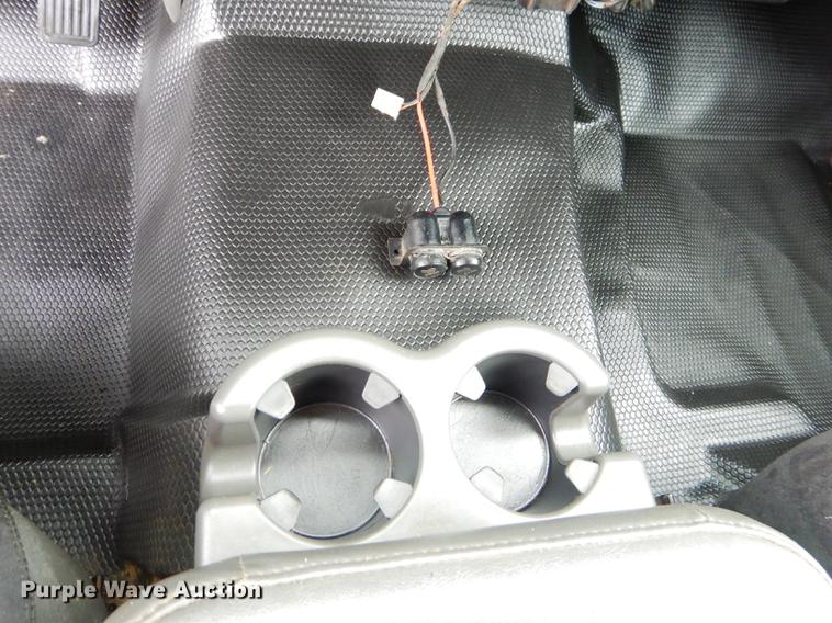 image for item FH9456 2004 Chevrolet Silverado 3500 Crew Cab pickup truck