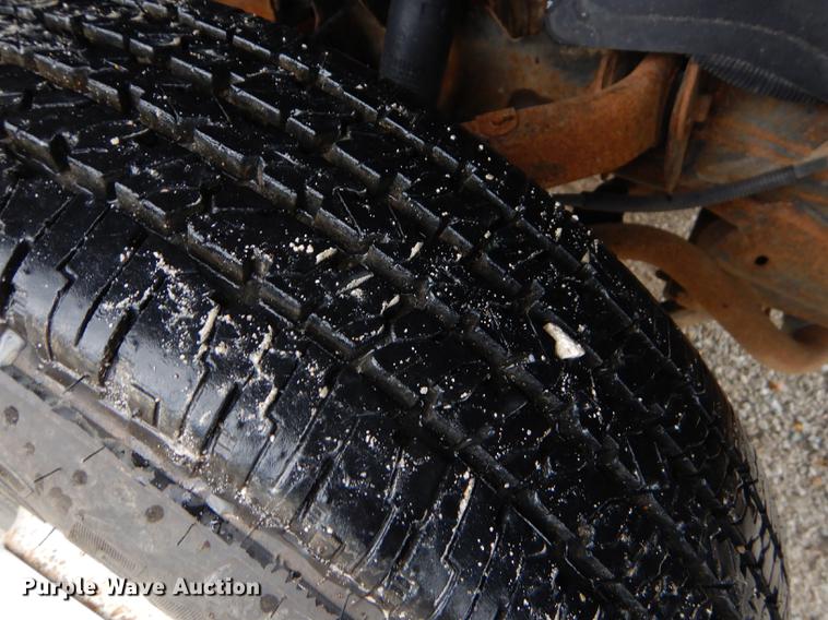 image for item FH9456 2004 Chevrolet Silverado 3500 Crew Cab pickup truck