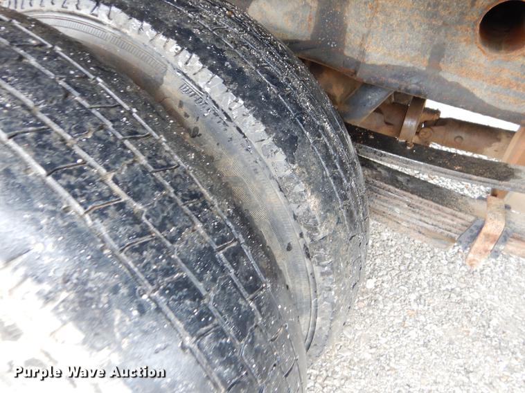 image for item FH9456 2004 Chevrolet Silverado 3500 Crew Cab pickup truck