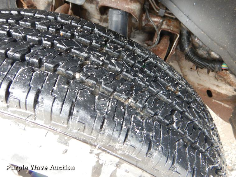 image for item FH9456 2004 Chevrolet Silverado 3500 Crew Cab pickup truck