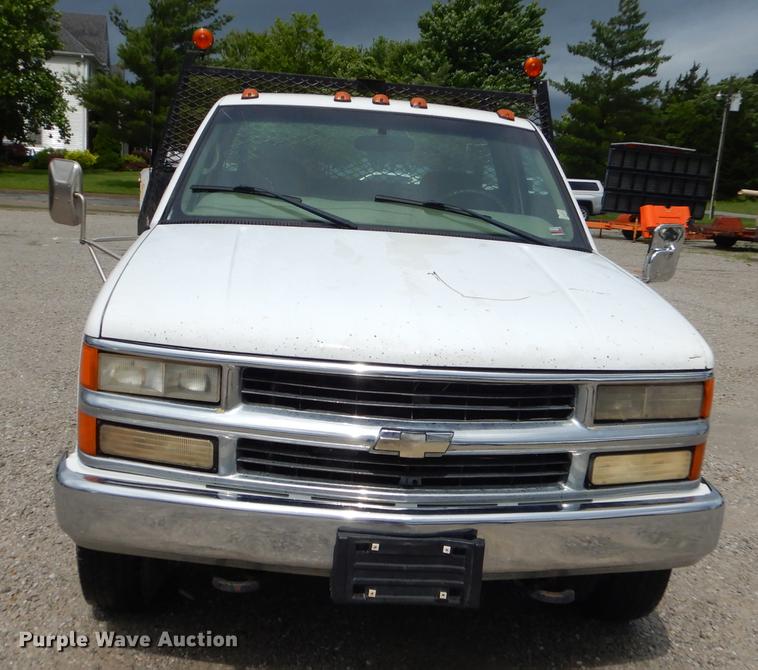 image for item FH9457 1999 Chevrolet C3500 flatbed pickup truck