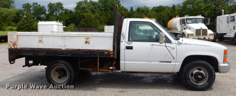 image for item FH9457 1999 Chevrolet C3500 flatbed pickup truck