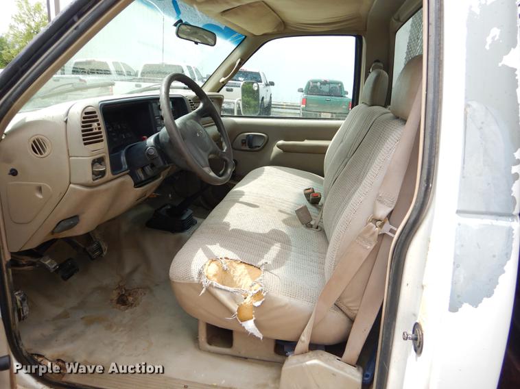 image for item FH9457 1999 Chevrolet C3500 flatbed pickup truck