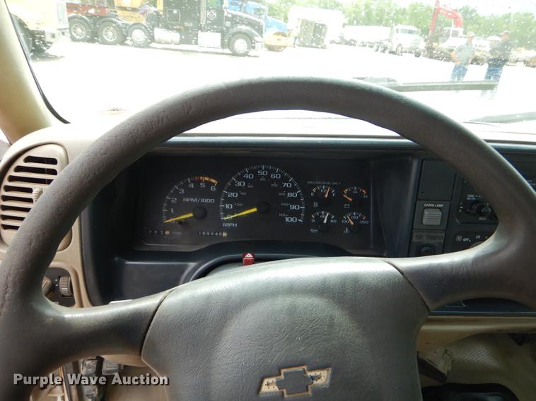 image for item FH9457 1999 Chevrolet C3500 flatbed pickup truck