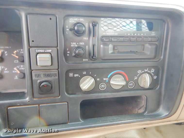 image for item FH9457 1999 Chevrolet C3500 flatbed pickup truck