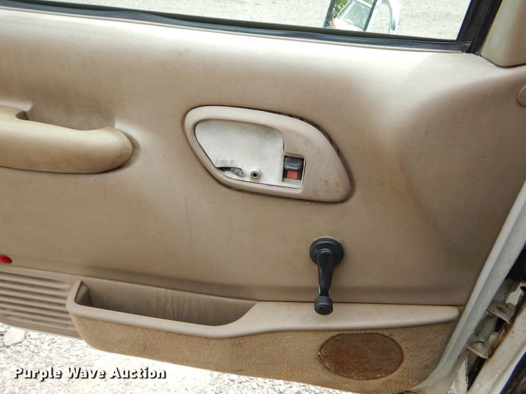 image for item FH9457 1999 Chevrolet C3500 flatbed pickup truck