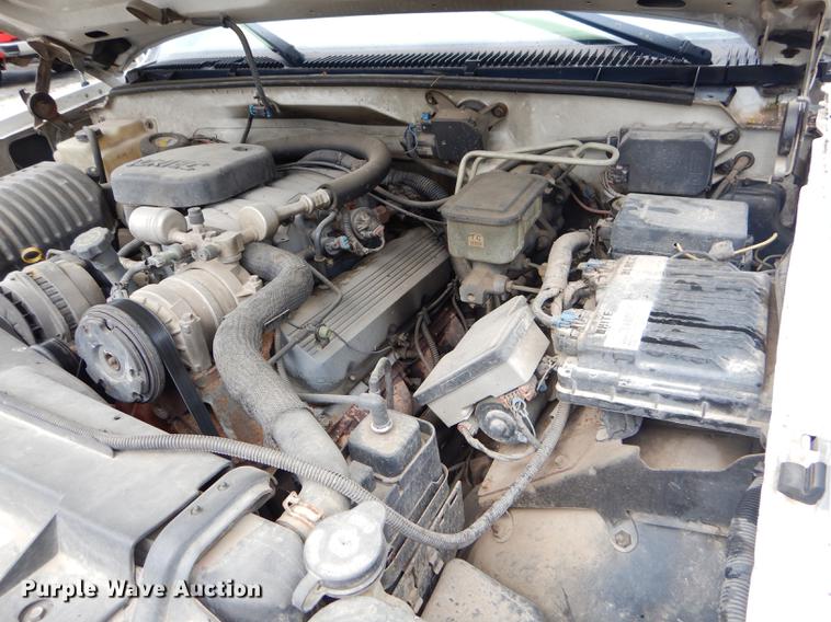 image for item FH9457 1999 Chevrolet C3500 flatbed pickup truck