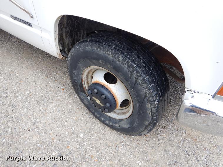 image for item FH9457 1999 Chevrolet C3500 flatbed pickup truck