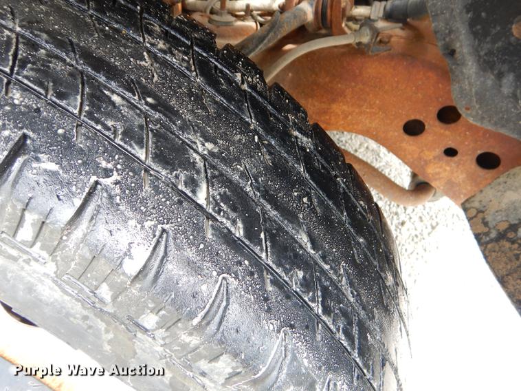 image for item FH9457 1999 Chevrolet C3500 flatbed pickup truck