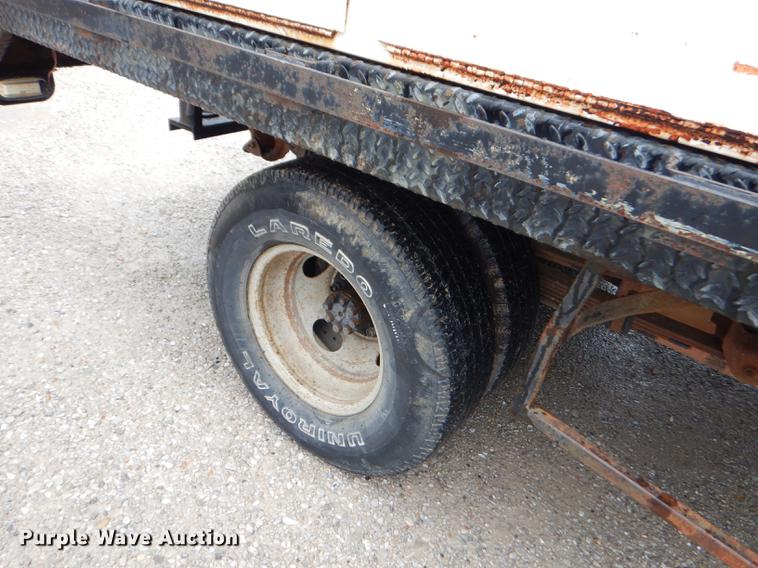 image for item FH9457 1999 Chevrolet C3500 flatbed pickup truck