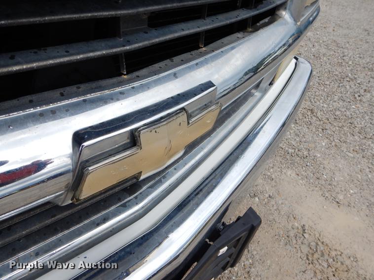 image for item FH9457 1999 Chevrolet C3500 flatbed pickup truck