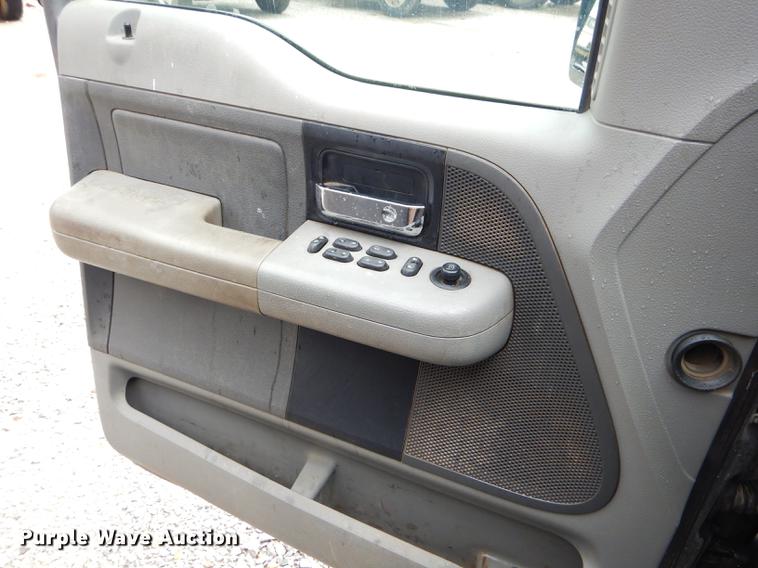 image for item FH9458 2007 Ford F150 XLT SuperCrew pickup truck