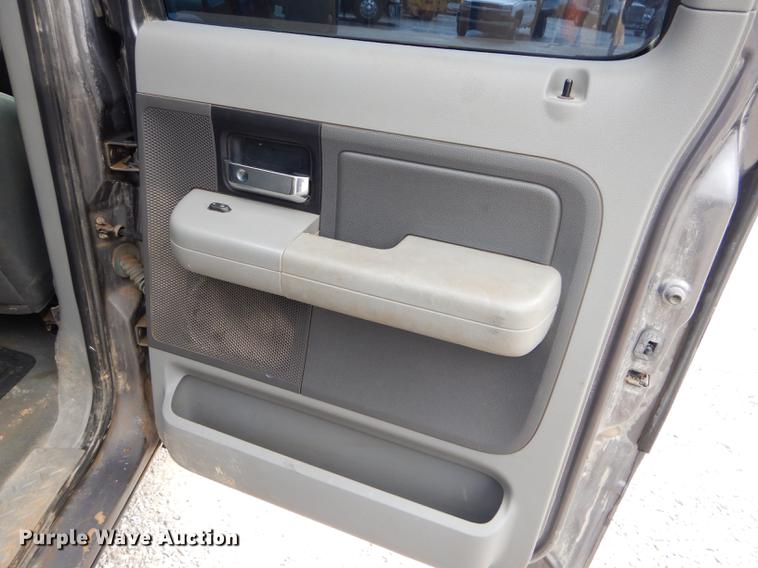 image for item FH9458 2007 Ford F150 XLT SuperCrew pickup truck