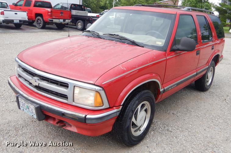 image for item FH9459 1997 Chevrolet Blazer SUV