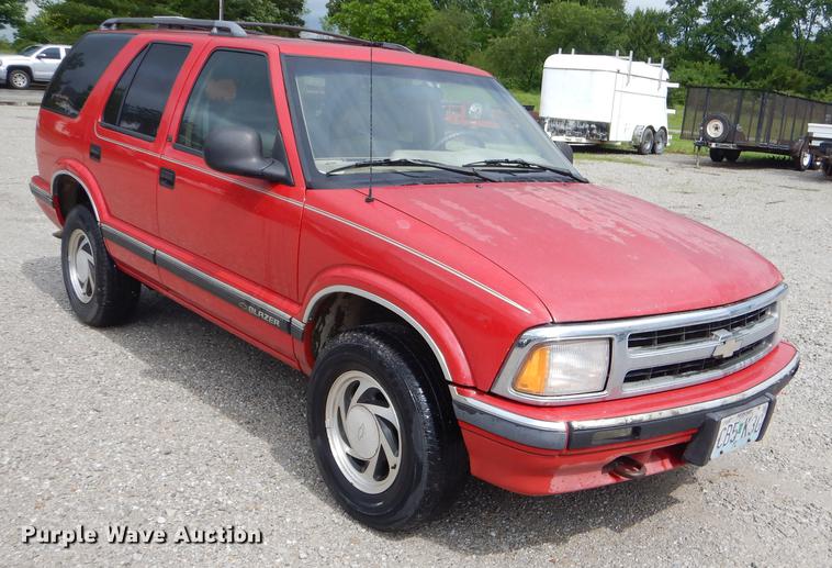 image for item FH9459 1997 Chevrolet Blazer SUV