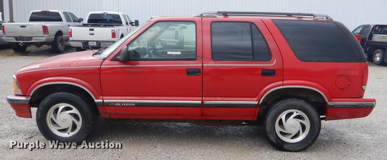 image for item FH9459 1997 Chevrolet Blazer SUV