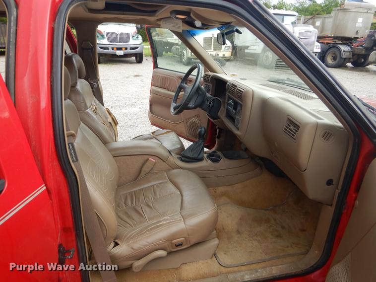 image for item FH9459 1997 Chevrolet Blazer SUV