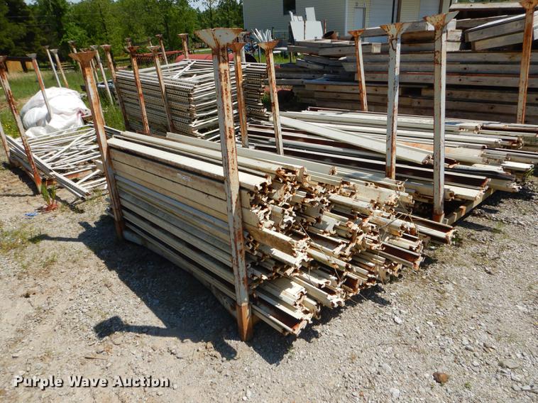 image for item FH9462 Metal shelving