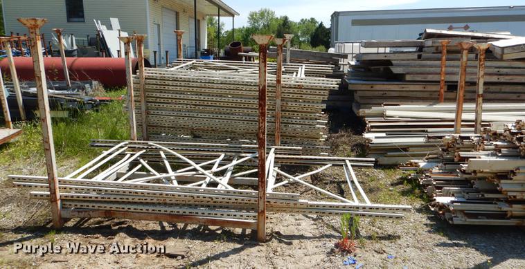 image for item FH9462 Metal shelving