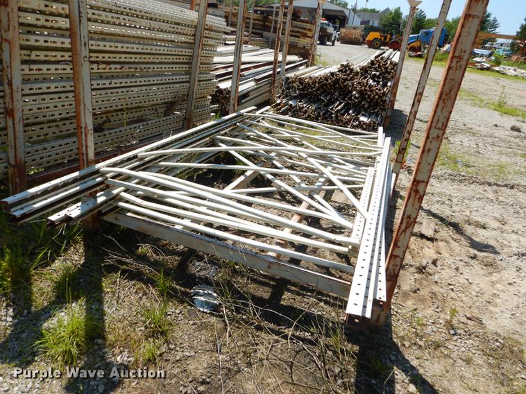 image for item FH9462 Metal shelving