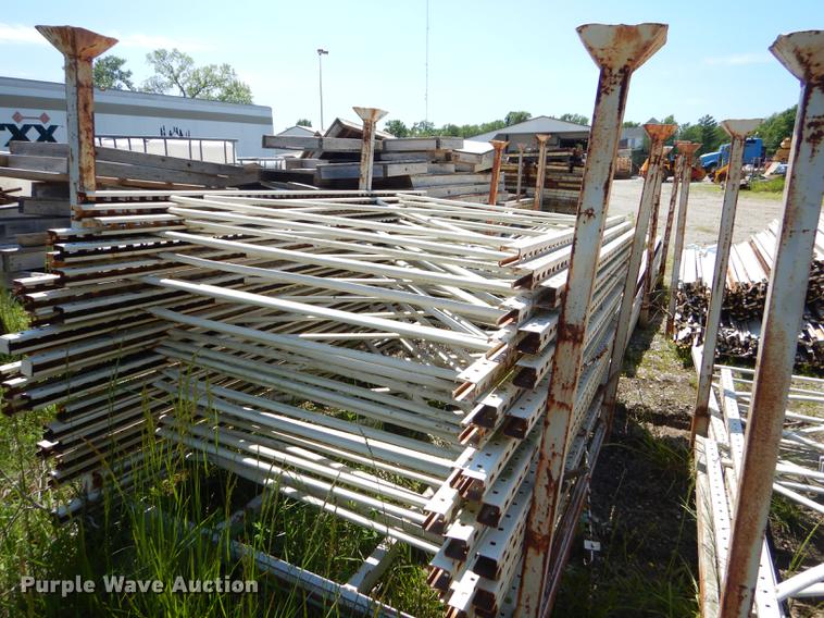 image for item FH9462 Metal shelving