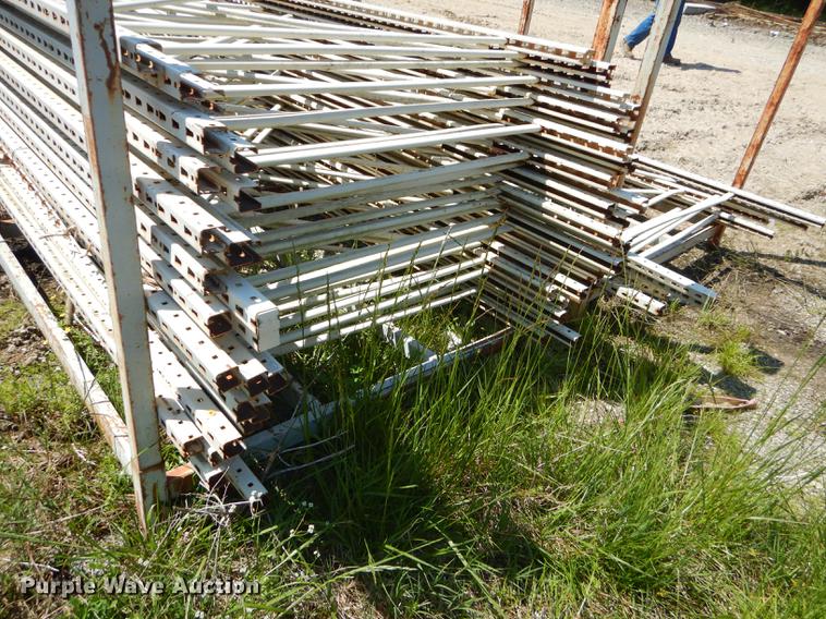 image for item FH9462 Metal shelving