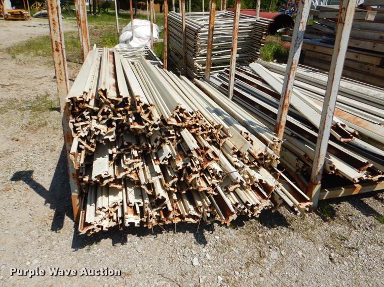 image for item FH9462 Metal shelving