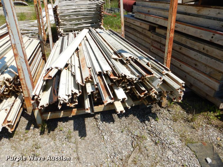 image for item FH9462 Metal shelving