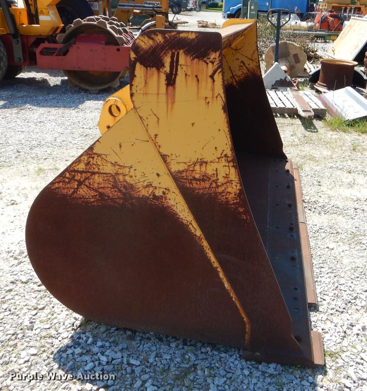 image for item FH9465 John Deere AT306698-624J bucket