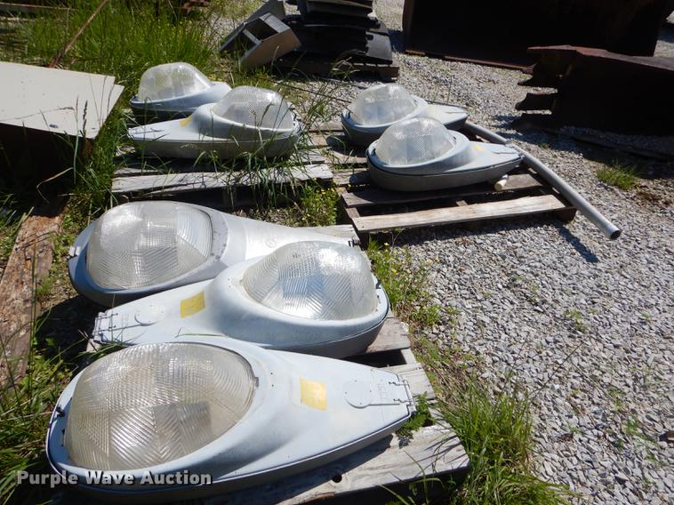 image for item FH9467 (7) parking lot lights