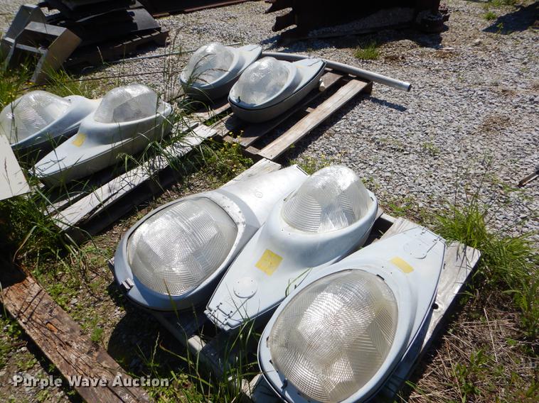 image for item FH9467 (7) parking lot lights