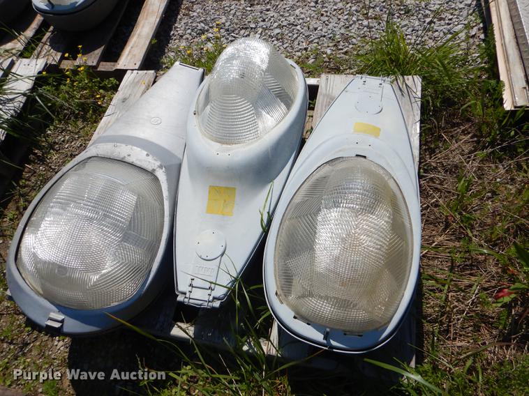 image for item FH9467 (7) parking lot lights