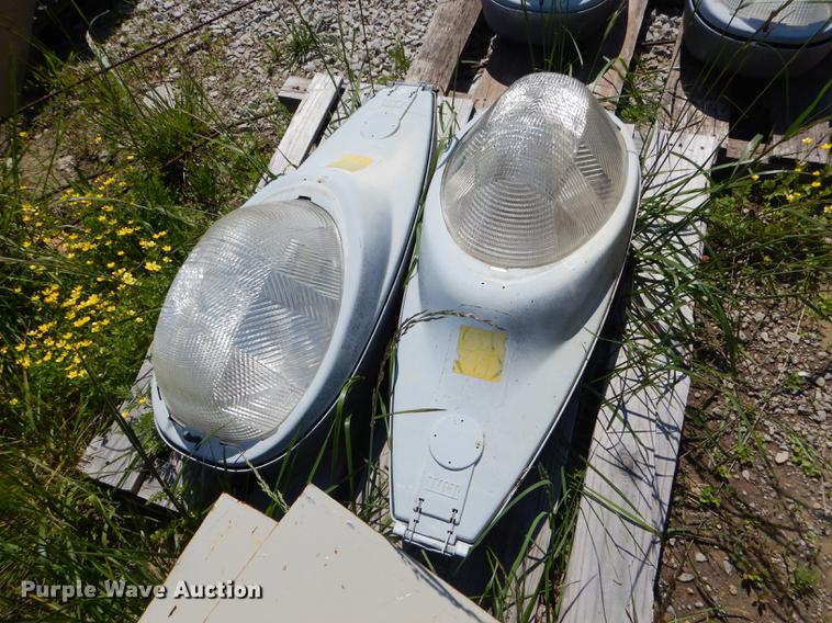 image for item FH9467 (7) parking lot lights