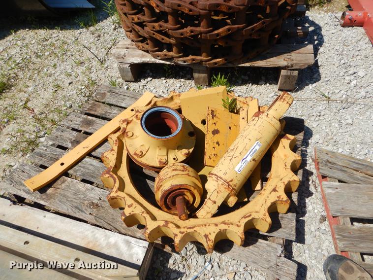 image for item FH9468 Caterpillar parts